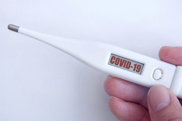 Algemene%20foto%20hand%20toetsenbord%20en%20cijfers